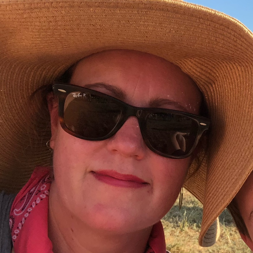Meet your Posher, April
